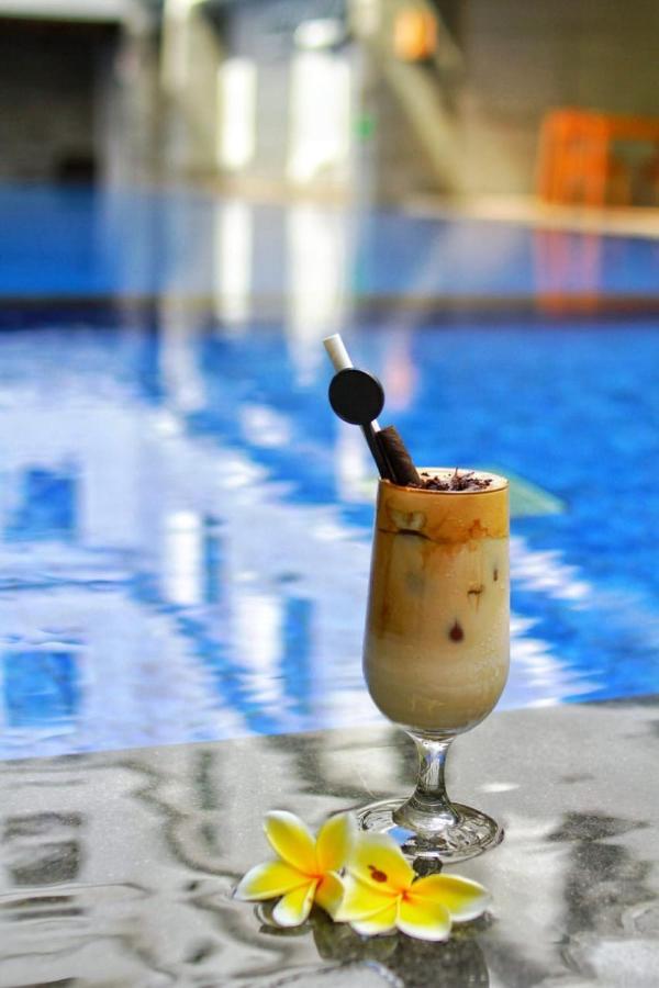 Swiss-Belexpress Kuta Legian Hotel Exterior foto