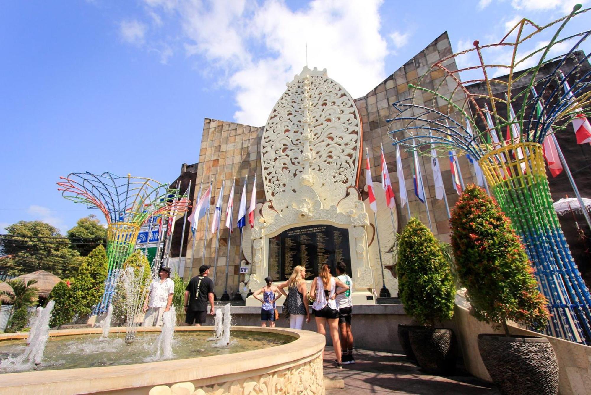 Swiss-Belexpress Kuta Legian Hotel Exterior foto