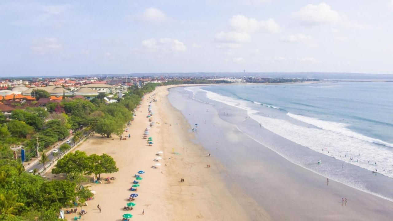 Swiss-Belexpress Kuta Legian Hotel Exterior foto