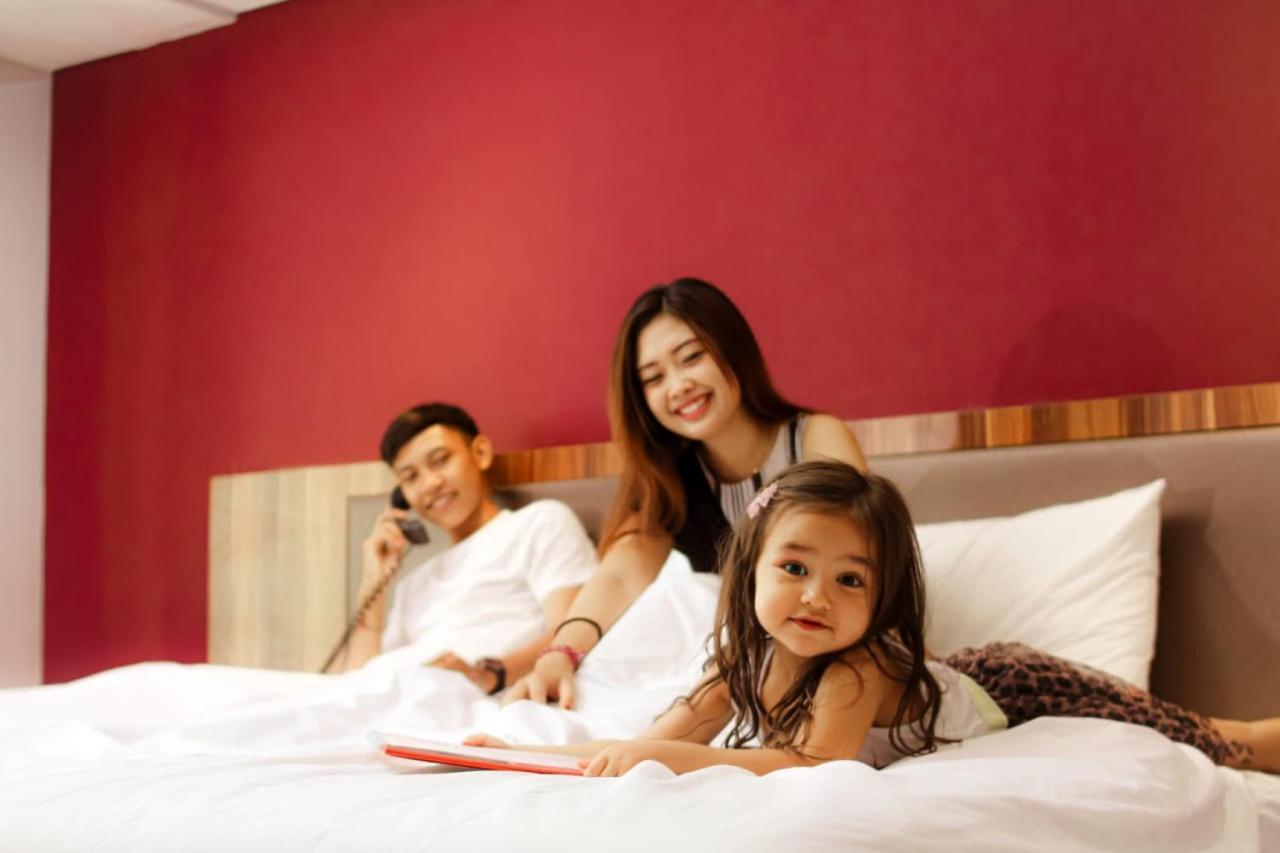 Swiss-Belexpress Kuta Legian Hotel Exterior foto