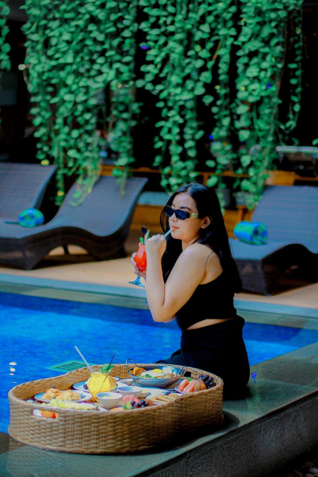 Swiss-Belexpress Kuta Legian Hotel Exterior foto