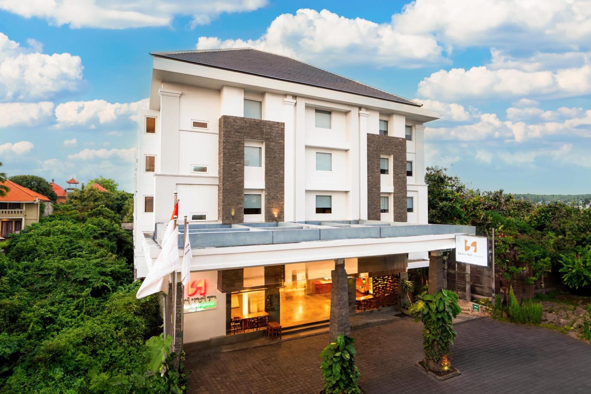 Swiss-Belexpress Kuta Legian Hotel Exterior foto