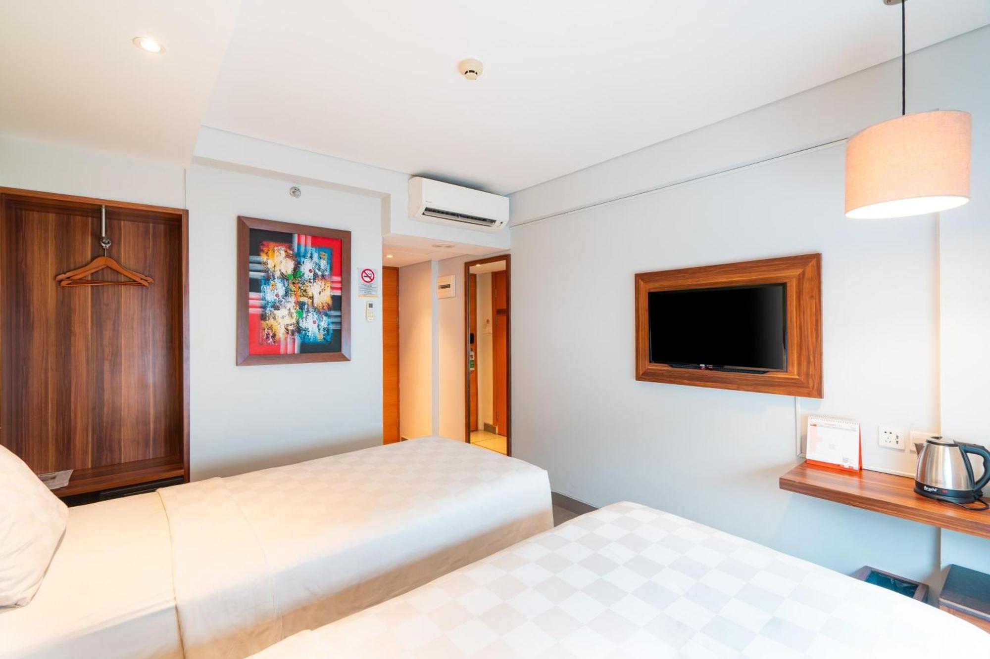 Swiss-Belexpress Kuta Legian Hotel Exterior foto