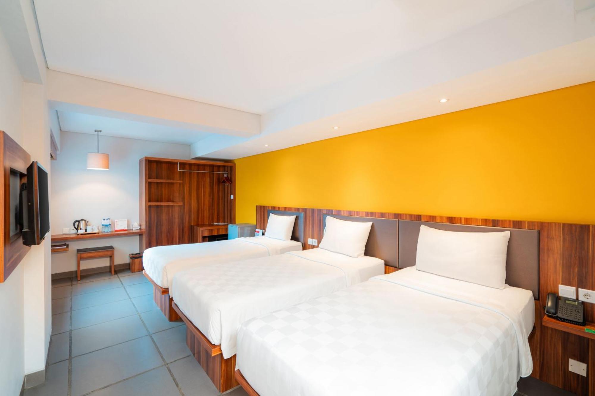 Swiss-Belexpress Kuta Legian Hotel Exterior foto